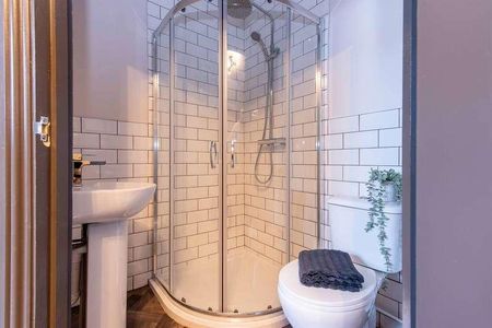 Middle Street, Newcastle Upon Tyne, NE6 - Photo 2