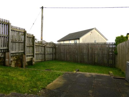 3 bedroom semi-detached house to rent - Photo 4