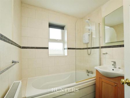 3 bedroom semi-detached house to rent - Photo 2