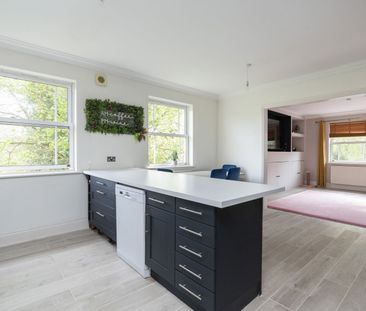 2 Bedroom - Photo 3