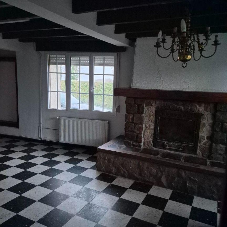 Pour les amoureux de la campagne, cette maison vous séduira par son secteur. Elle est composée ... - Photo 1