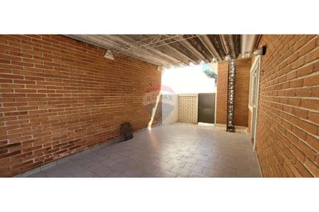 Casa com 3 dormitórios no centro - Foto 4
