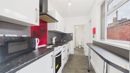 Room 1 - Photo 3