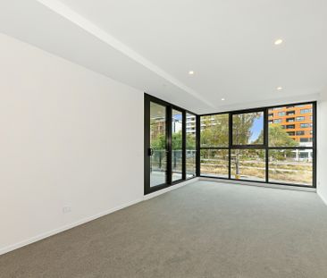 Modern Two Bedroom in Lyneham - Photo 1