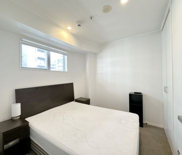 Two Bed and One Bathroom with a view - Photo 5