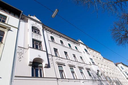 Exklusive Altbauwohnung in Bestlage: Neu saniert, großzügiger Balkon & Spitzenlage gegenüber der TU Graz - Photo 4