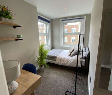 Joyful House Share in Brighton Room 1 - Photo 2