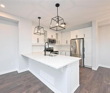 For Lease - 321 Squadron Crescent, Manor Park - Cardinal Glen and A... - Photo 4