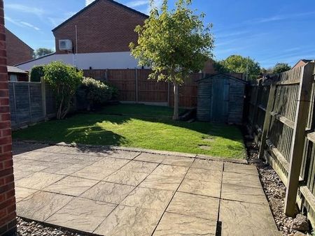 3 bedroom semi-detached house to rent - Photo 5