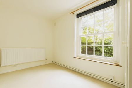 Two Double Bedroom Garden Flat for Rent in Clapham Common - Photo 3