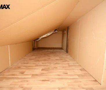 Zrenovovaný podkrovní byt 2 kk, 45 m - Fotografie 5