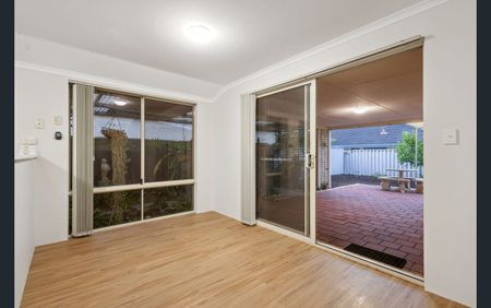 Std Rooms Available. Stylish & Luxurious House. Plenty of Parking! - Photo 2