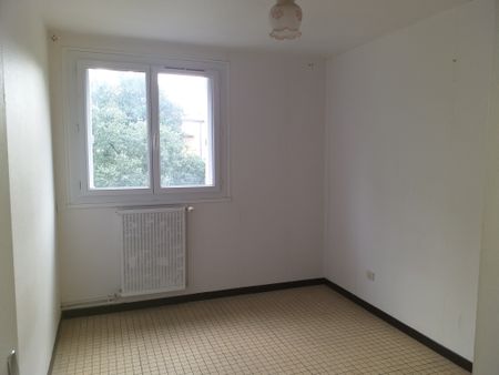 Location Appartement 5 pièces 80m² MOISSAC 82200 - Photo 5