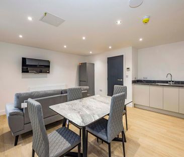 1 bedroom in a flat share to rent - Photo 3