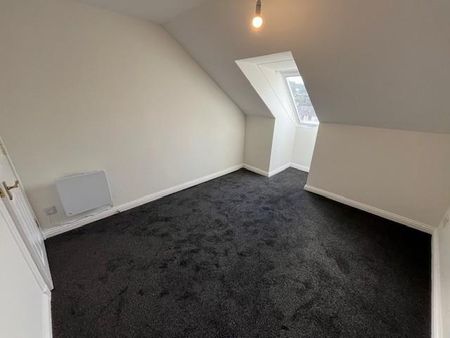 3 bedroom flat to rent - Photo 2