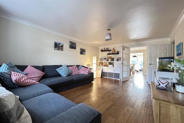 3 bedroom semi-detached house to rent - Photo 1