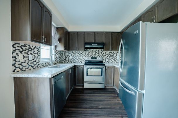 For Lease - 16 Lonestar Crescent, Brampton, Ontario - Photo 1