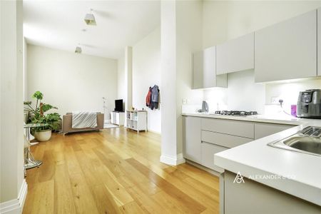 1 bedroom flat to rent - Photo 2