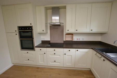 3 bedroom detached house to rent - Photo 5