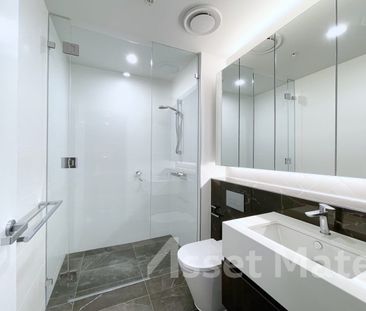 Iconic Building LANDMARK 1 Bedroom Apartment with Spacious Balcony - Photo 5