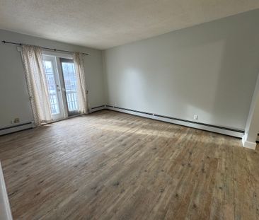 Fantastic Upper Level 2 bedroom suite in Sylvan Lake!! - Photo 4