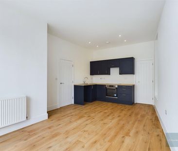 Fore Street, Trowbridge, Wiltshire, BA14 - Photo 2