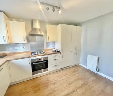 3 bedroom semi-detached house to rent - Photo 6