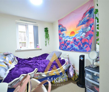 6 bedroom terraced house to rent - Photo 2