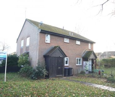 Hawkswell Walk, Woking - Photo 1