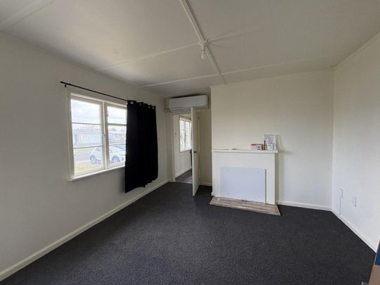 Three Bedrooms on Clyde - Photo 1