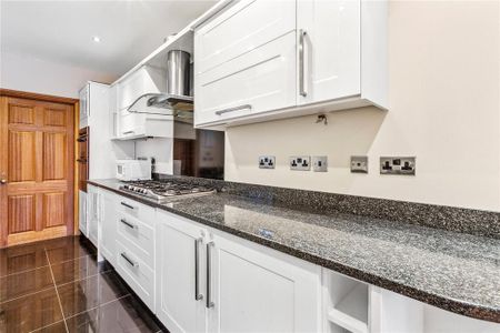 3 bedroom flat to rent - Photo 5