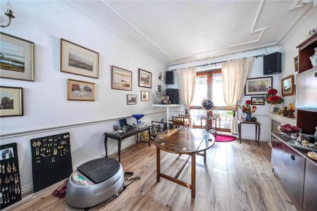 4 bedroom detached house to rent - Photo 3