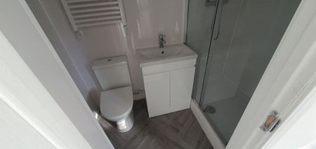 1 bedroom ground floor flat to rent - Photo 5