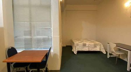 Studio apartment, Central Queen Street - Photo 3