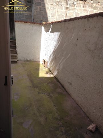 Location Appartement 3 pièces 65m² CHAUFFAILLES 71170 - Photo 3