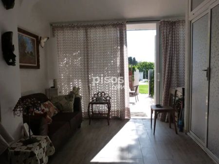 Casa adosada en alquiler en Calle Rosella - Photo 2