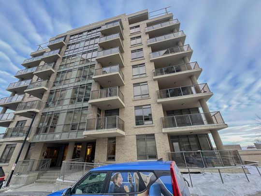 Contemporary Apartment With Parking & Storage Included - Photo 1