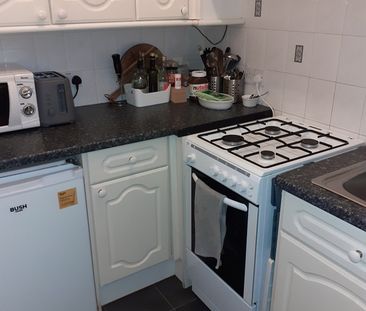 1 Bed Flat, Mcleod Street, EH11 - Photo 3