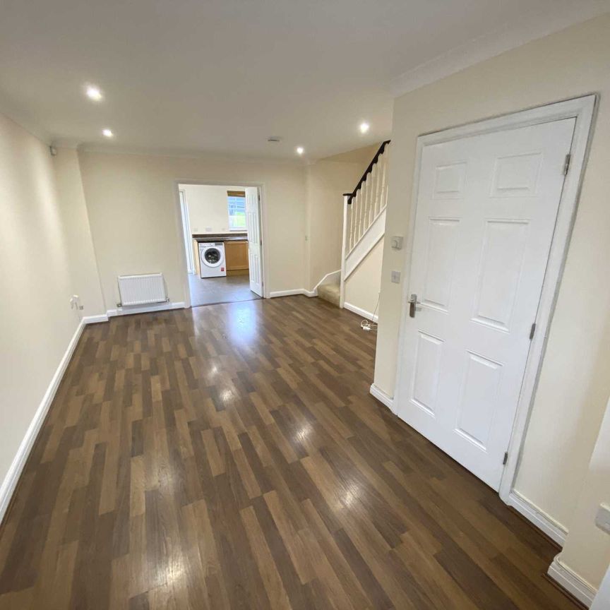 Price £2,795 pcm - Available 27/02/2026 - Unfurnished - Photo 1