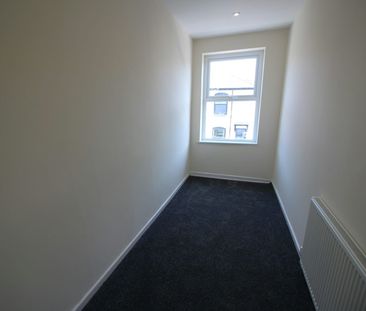 Terraced House to rent on - Photo 4