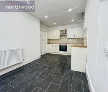 4 bedroom semi-detached house to rent - Photo 4