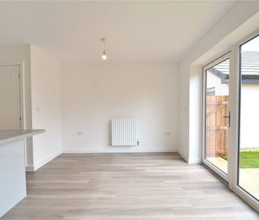 4 bedroom semi-detached house to rent - Photo 2