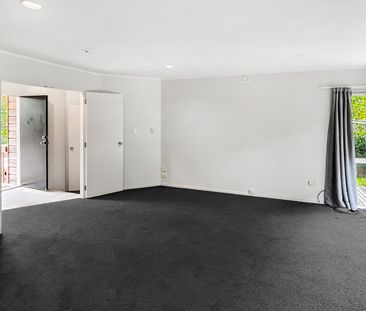 REMUERA - 3 bedroom home in double grammar zone - Photo 1