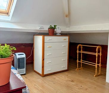 Room in a Shared House, Whites Avenue, IG2 - Photo 3