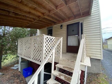 823 Montreal St - Unit 2 - Photo 3