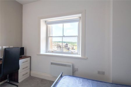 Tite Hall, Huddersfield, HD1 - Photo 2