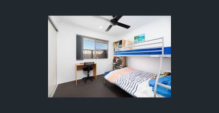 A Bongaree Family Home in a prime position Awaiting its new Occupants ! - Photo 5