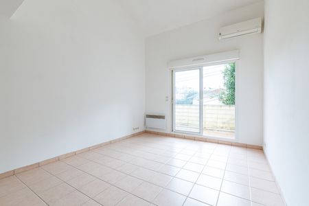 Location Appartement 3 pièces 69m² NICE 06100 - Photo 3