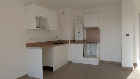 Location Appartement 2 pièces 40m² ORANGE 84100 - Photo 2