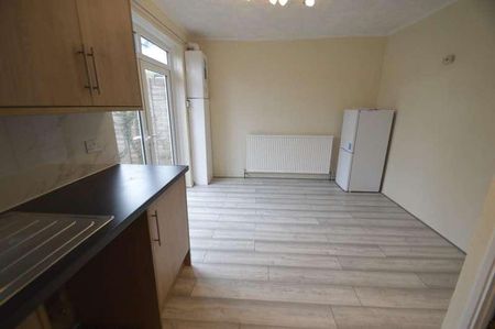 Hamden Crescent, Dagenham, RM10 - Photo 5